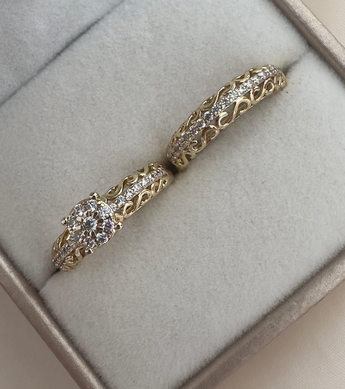 Thaysi||Anillo
