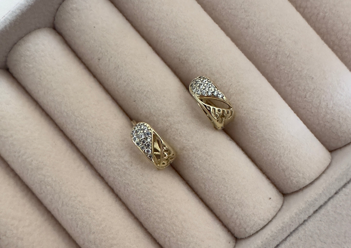 Pendientes||Thaisi