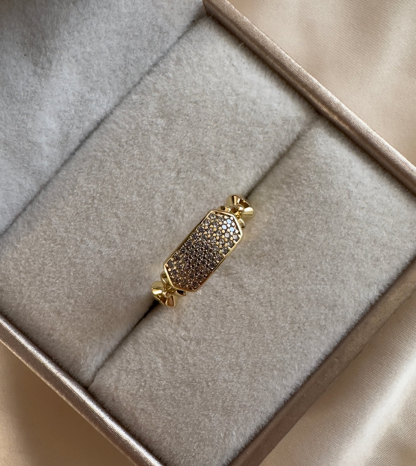Anillo||Andre