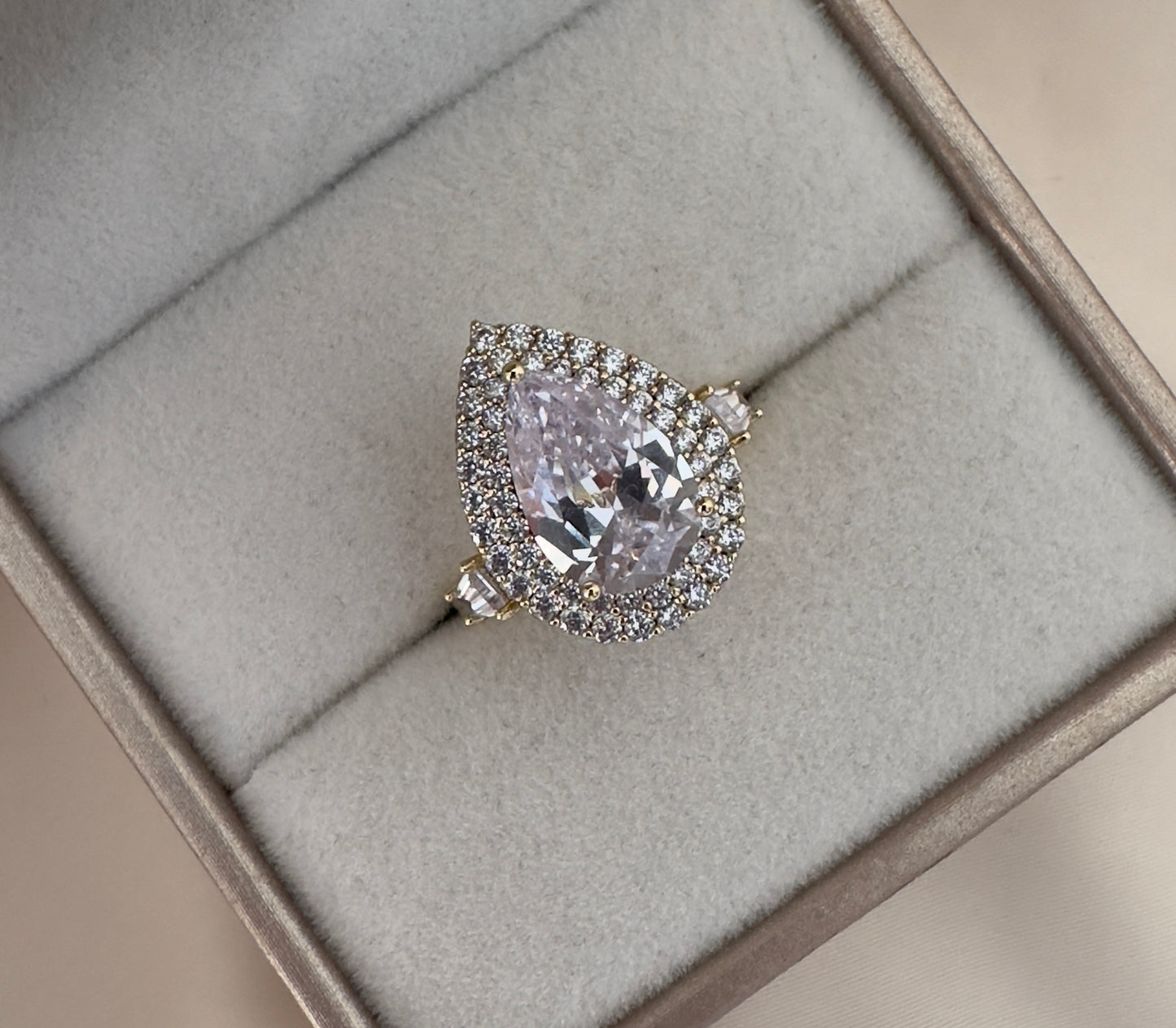 Anillo||Lagrimal