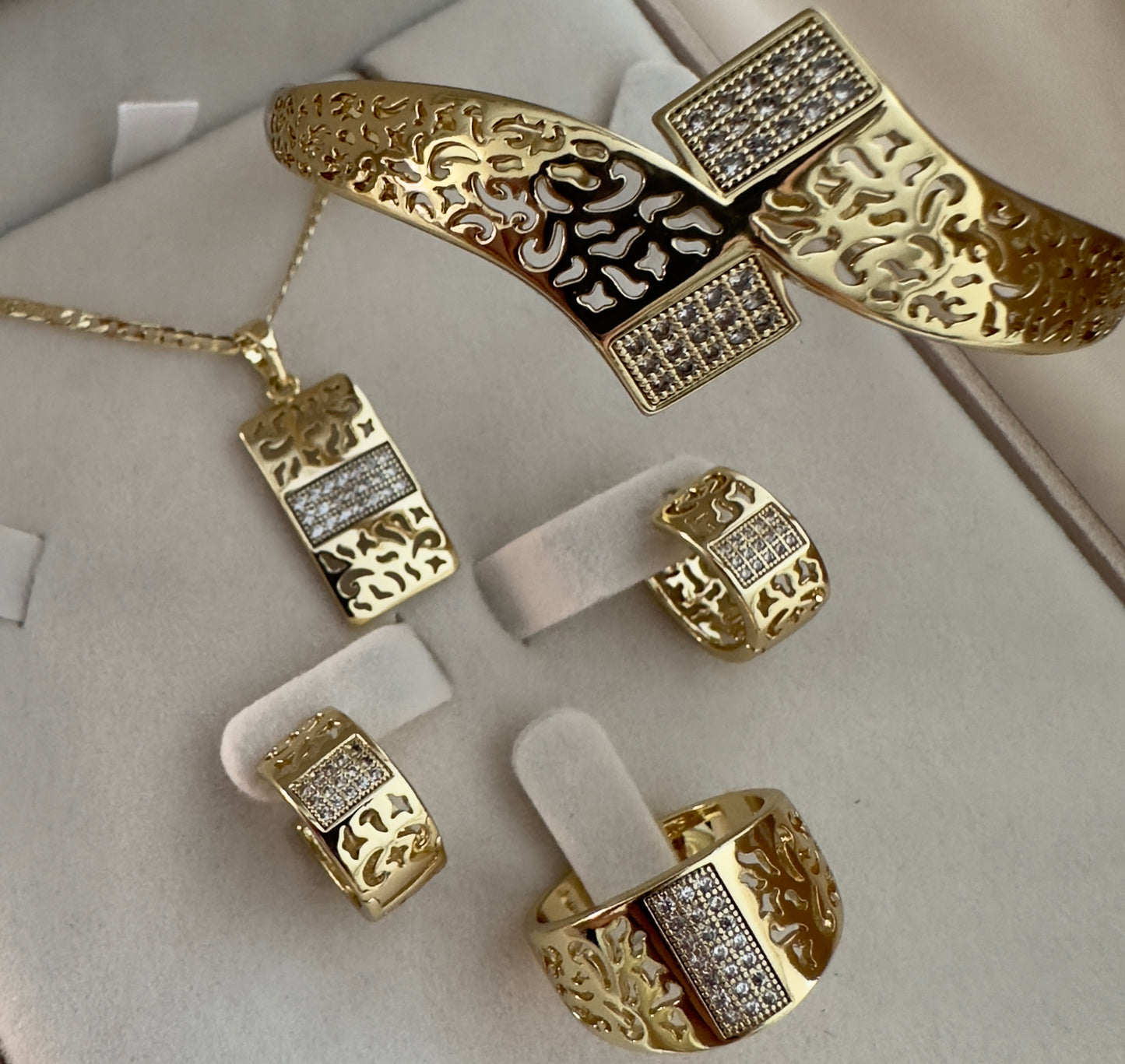 Arabia||Conjunto