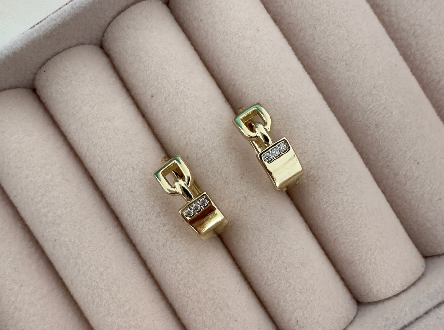 Pendientes||Yanire