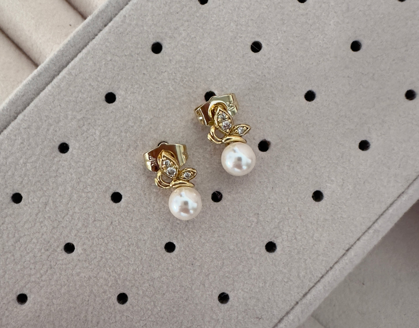 Pendientes||Perlita