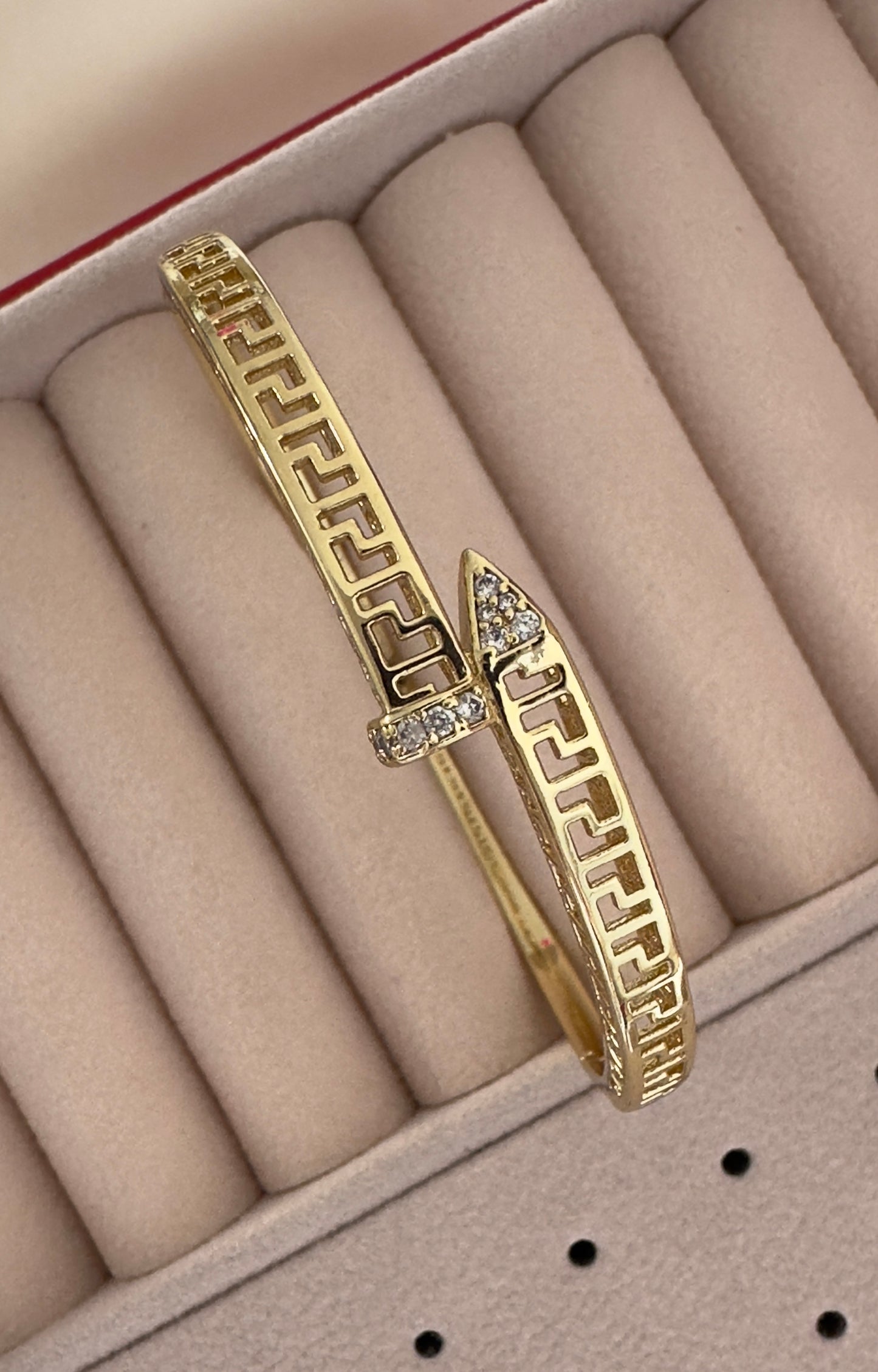 Versa||Brazalete