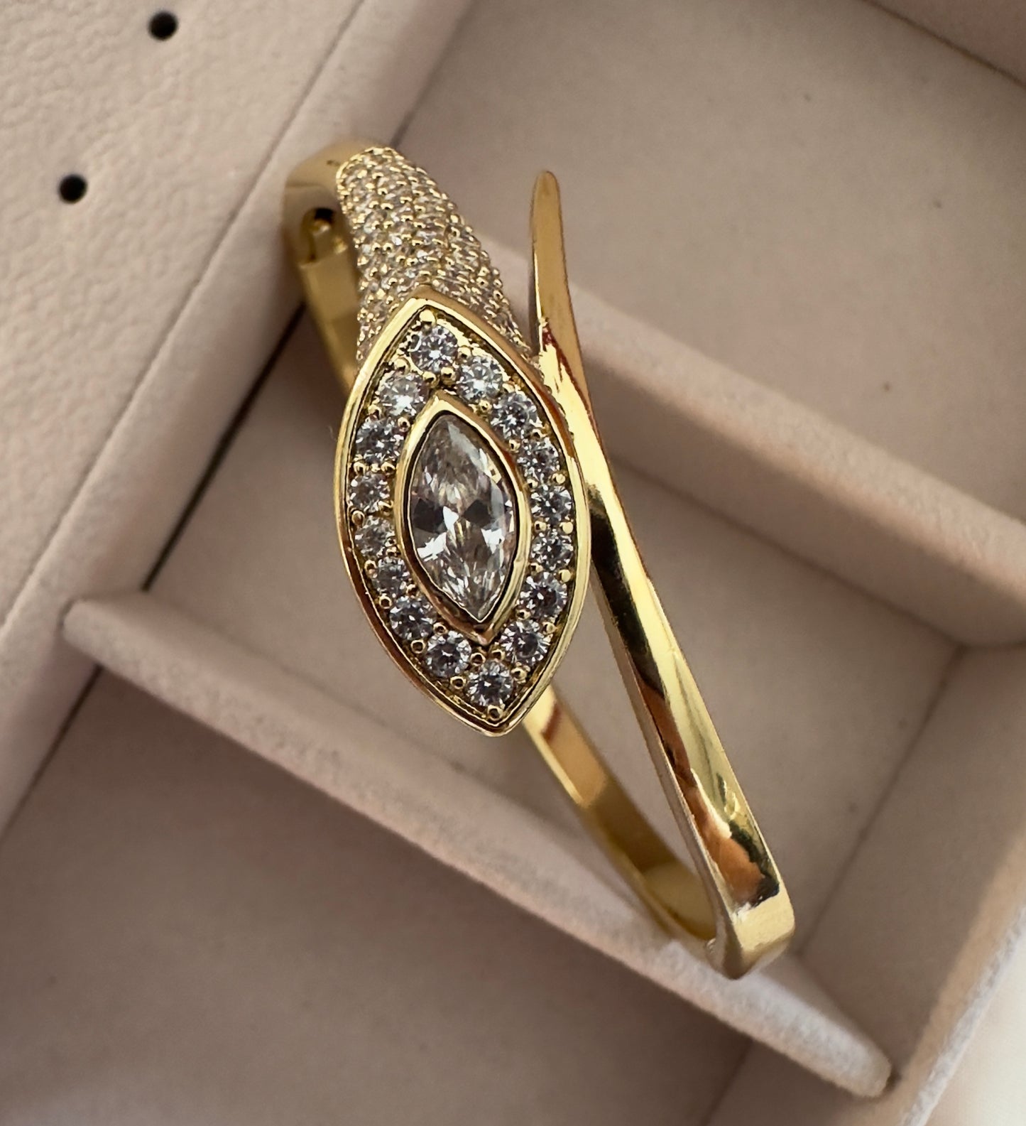 Snake||Brazalete