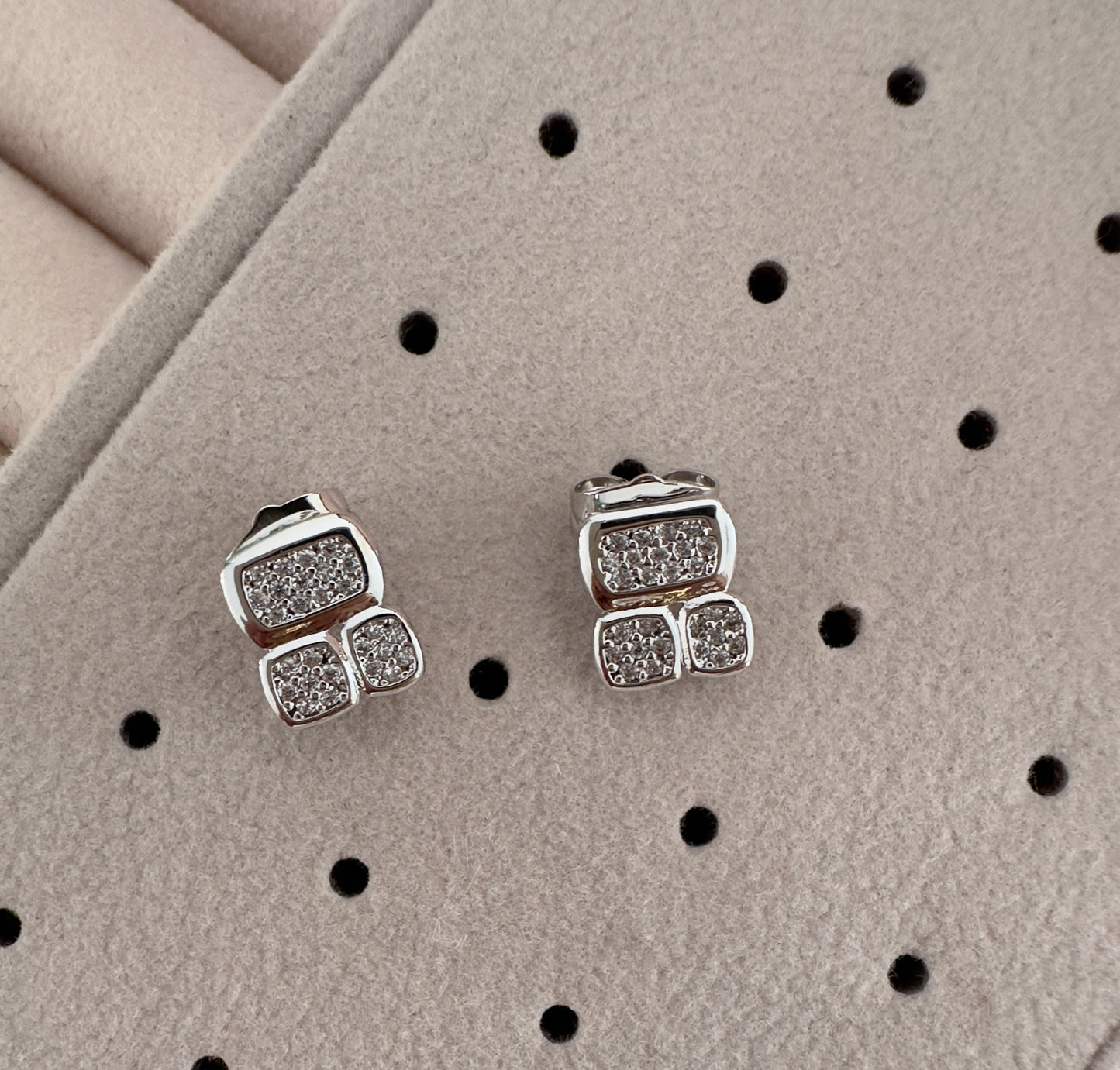 Pendientes||Wiam