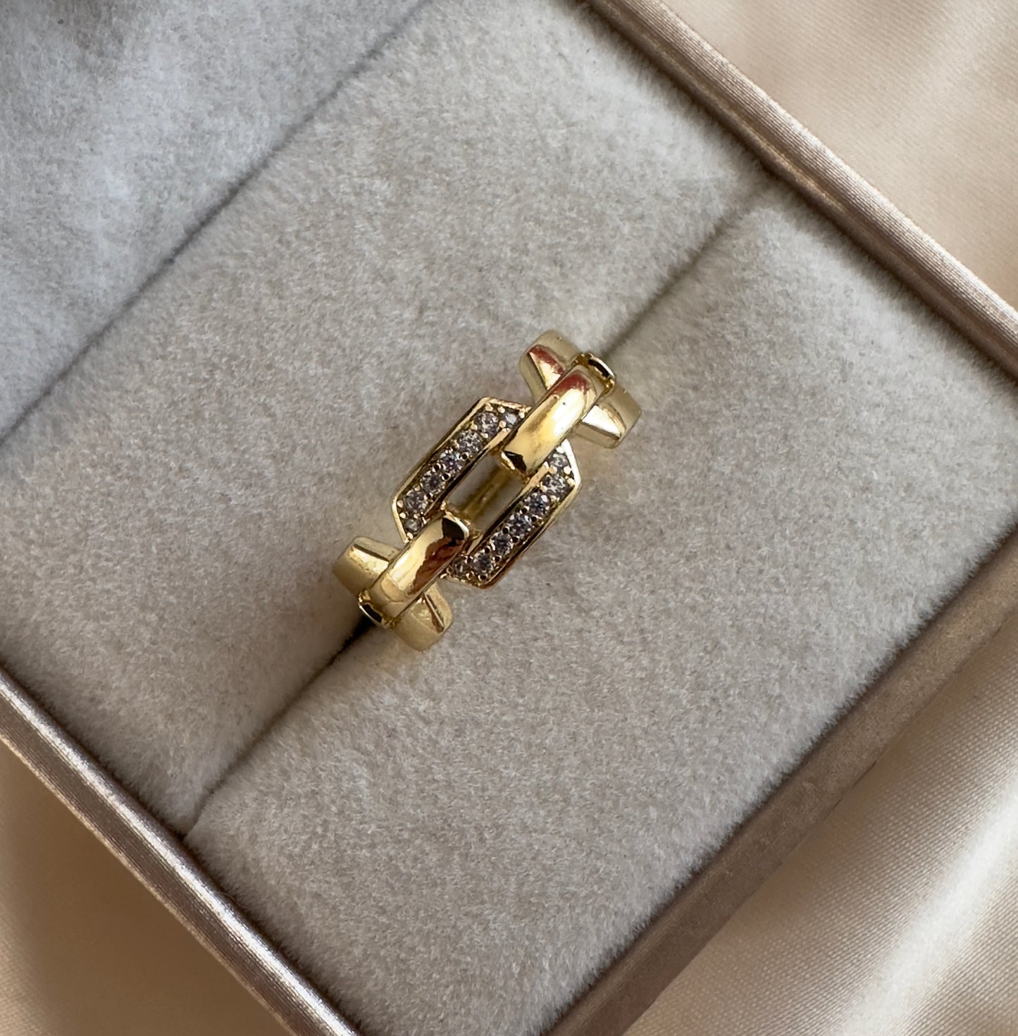 Anillo||Ariel