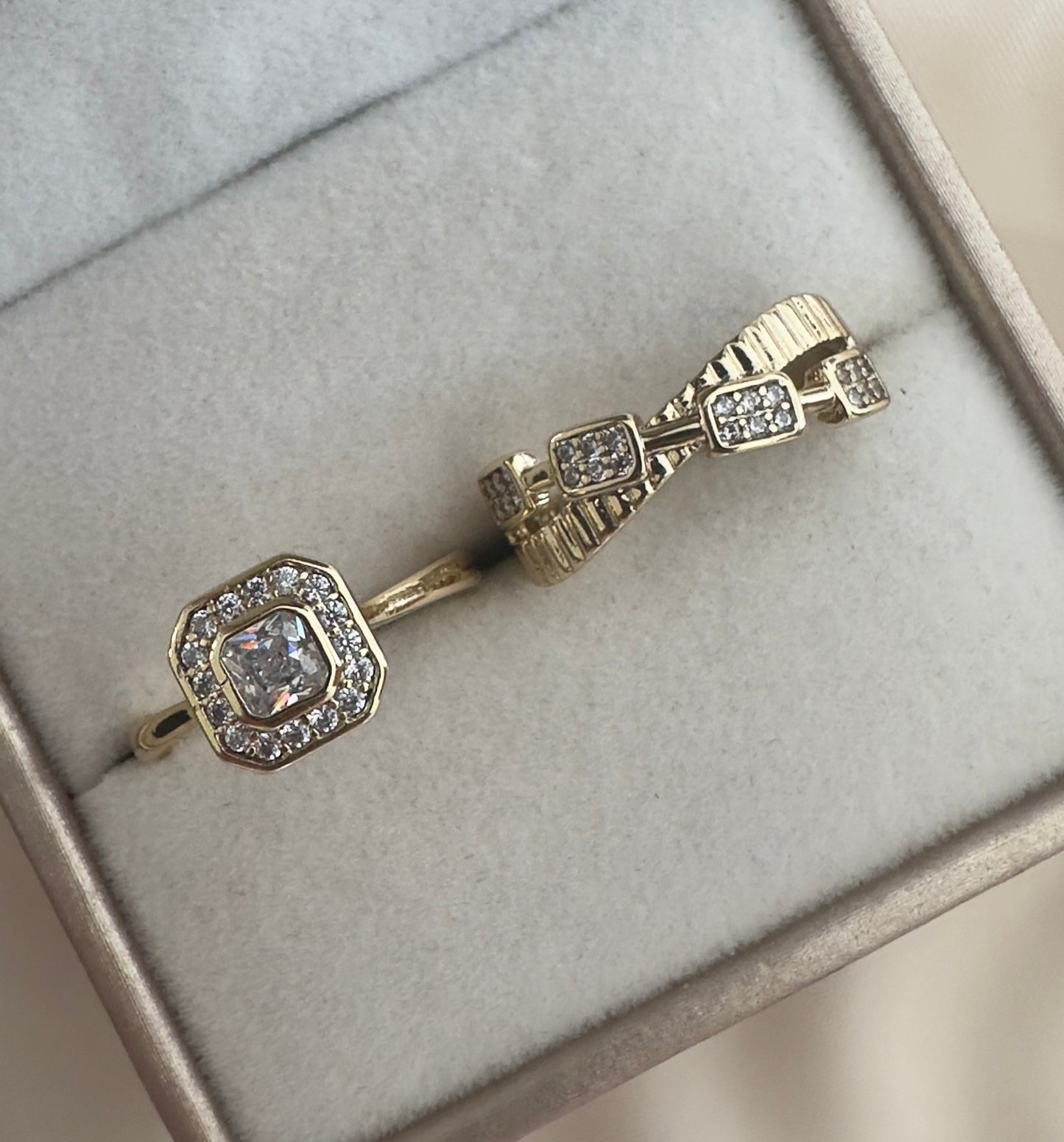 Kawtar||Anillo