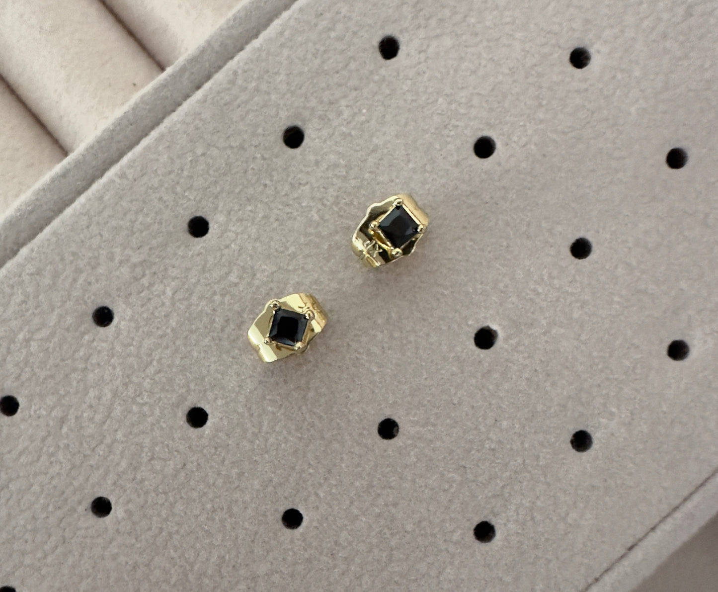 Pendientes||Black