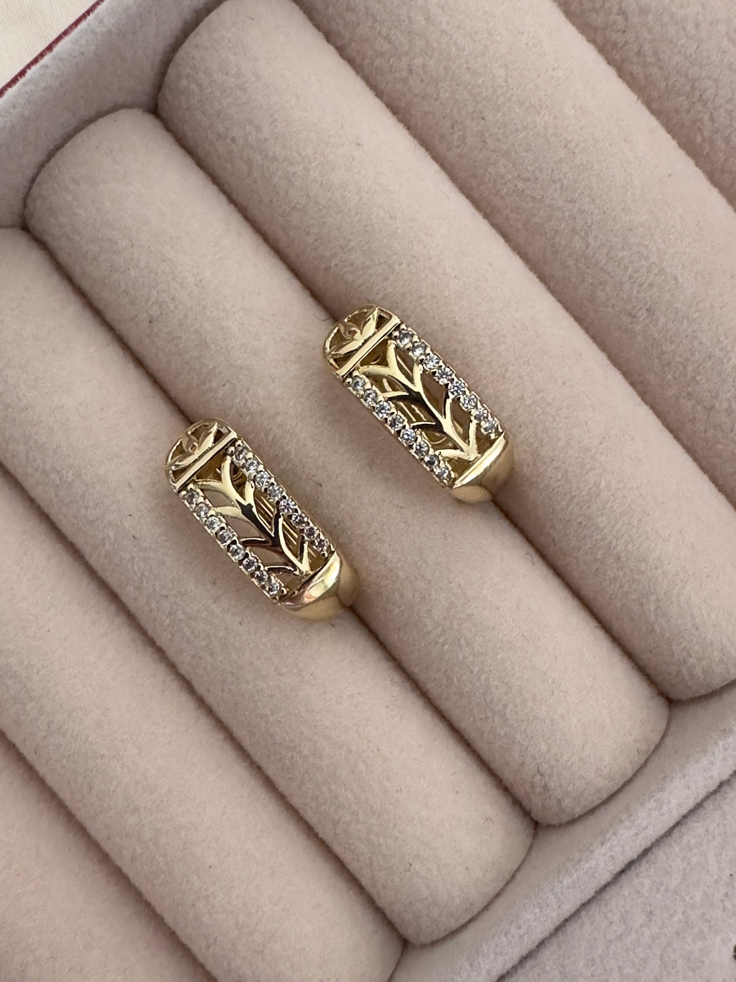 Pendientes||Gala