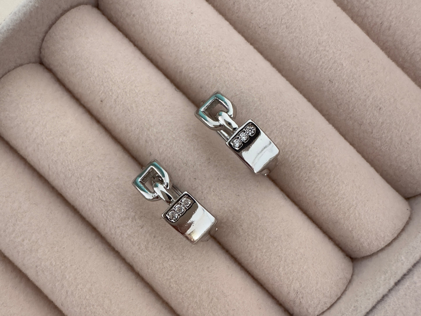 Pendientes||Liliana