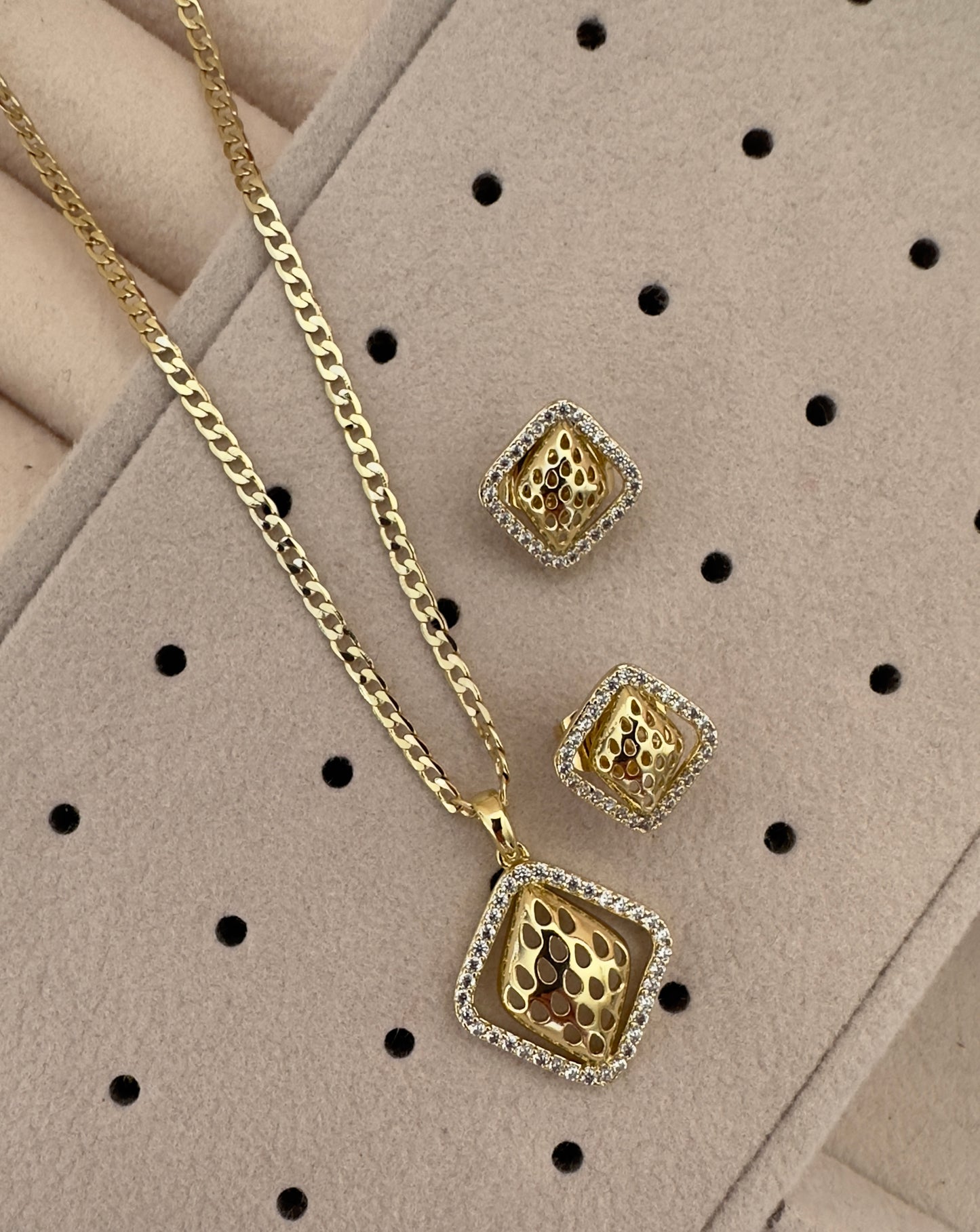 Conjunto||Neda