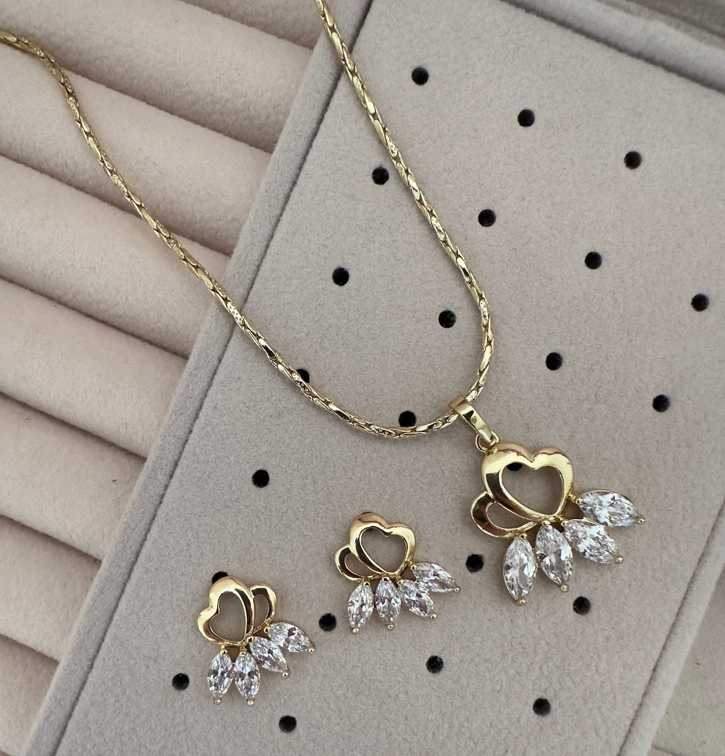 Conjunto||Cristal Blanco