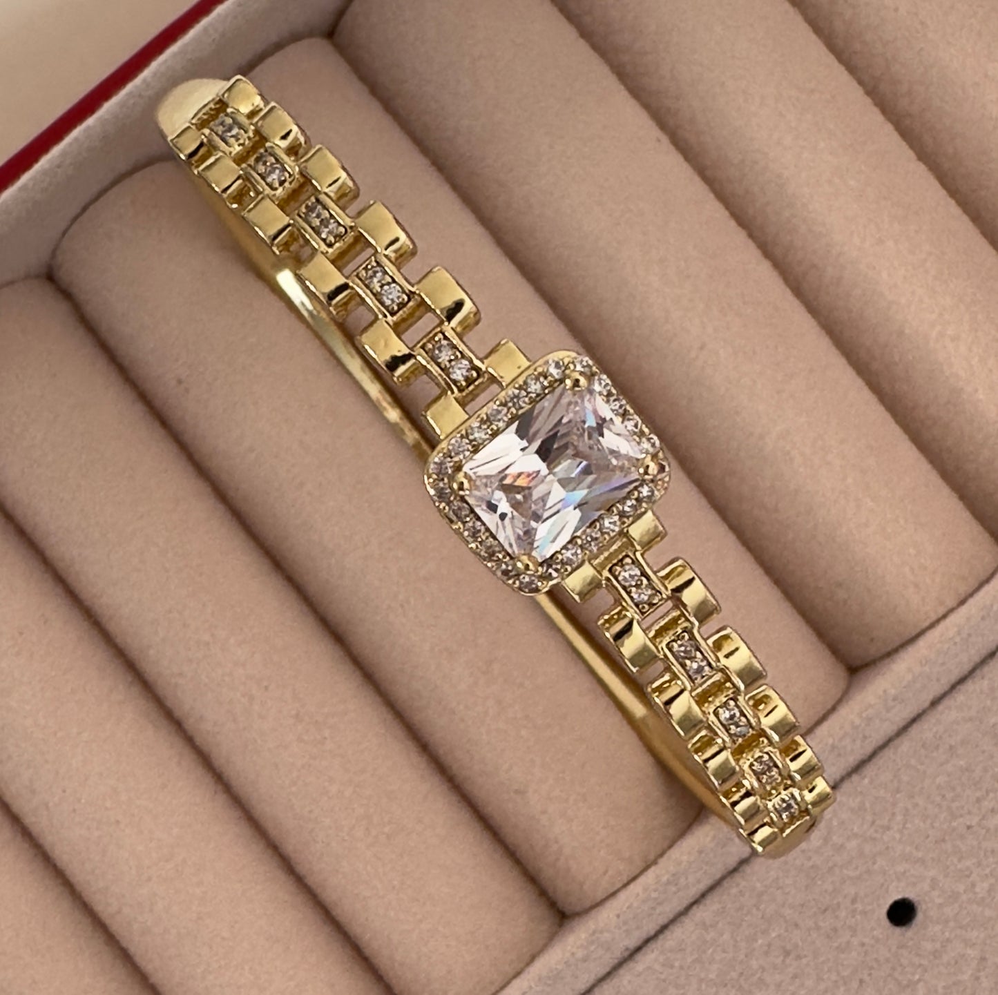 Diamond||Brazalete