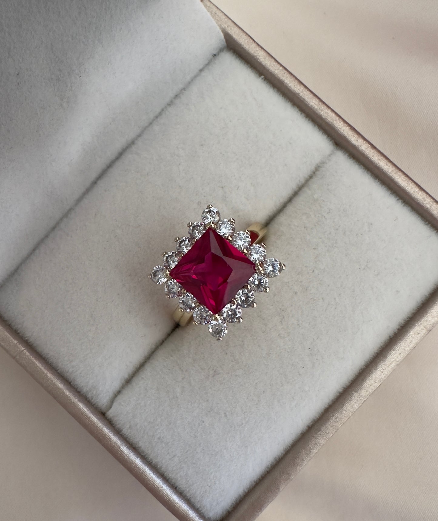 Anillo||Cuadrado rosa