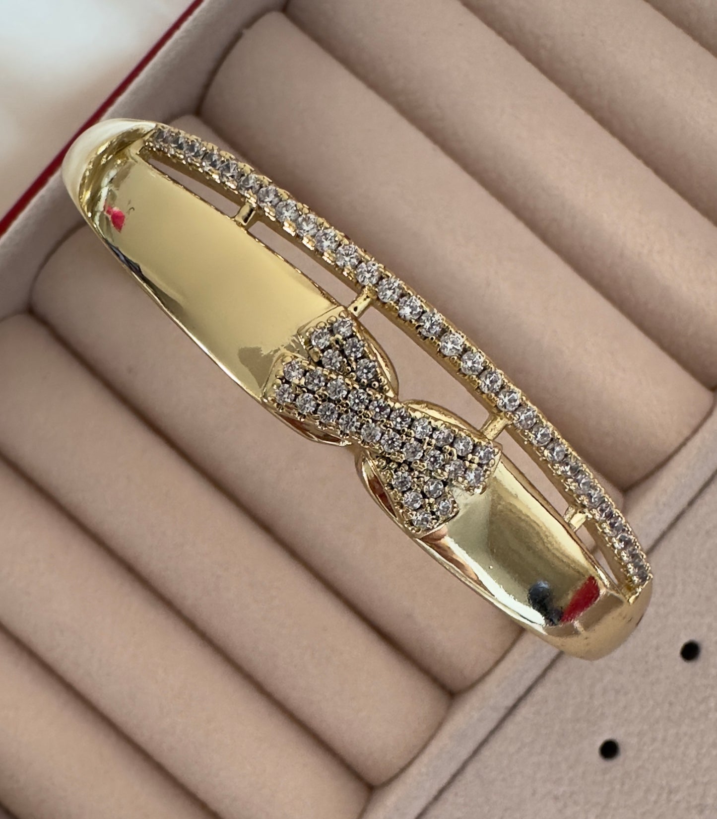 Nadia||Brazalete