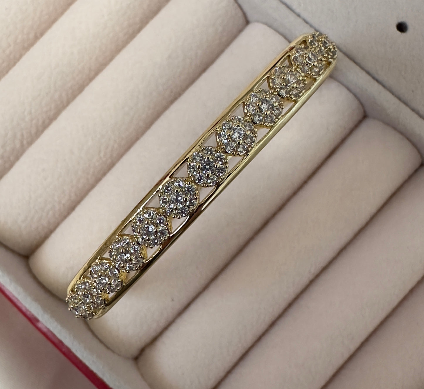 Linda ||Brazalete