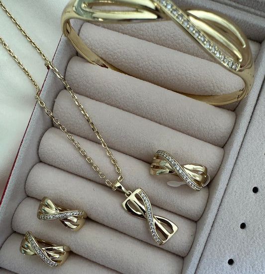 Conjunto||Laura