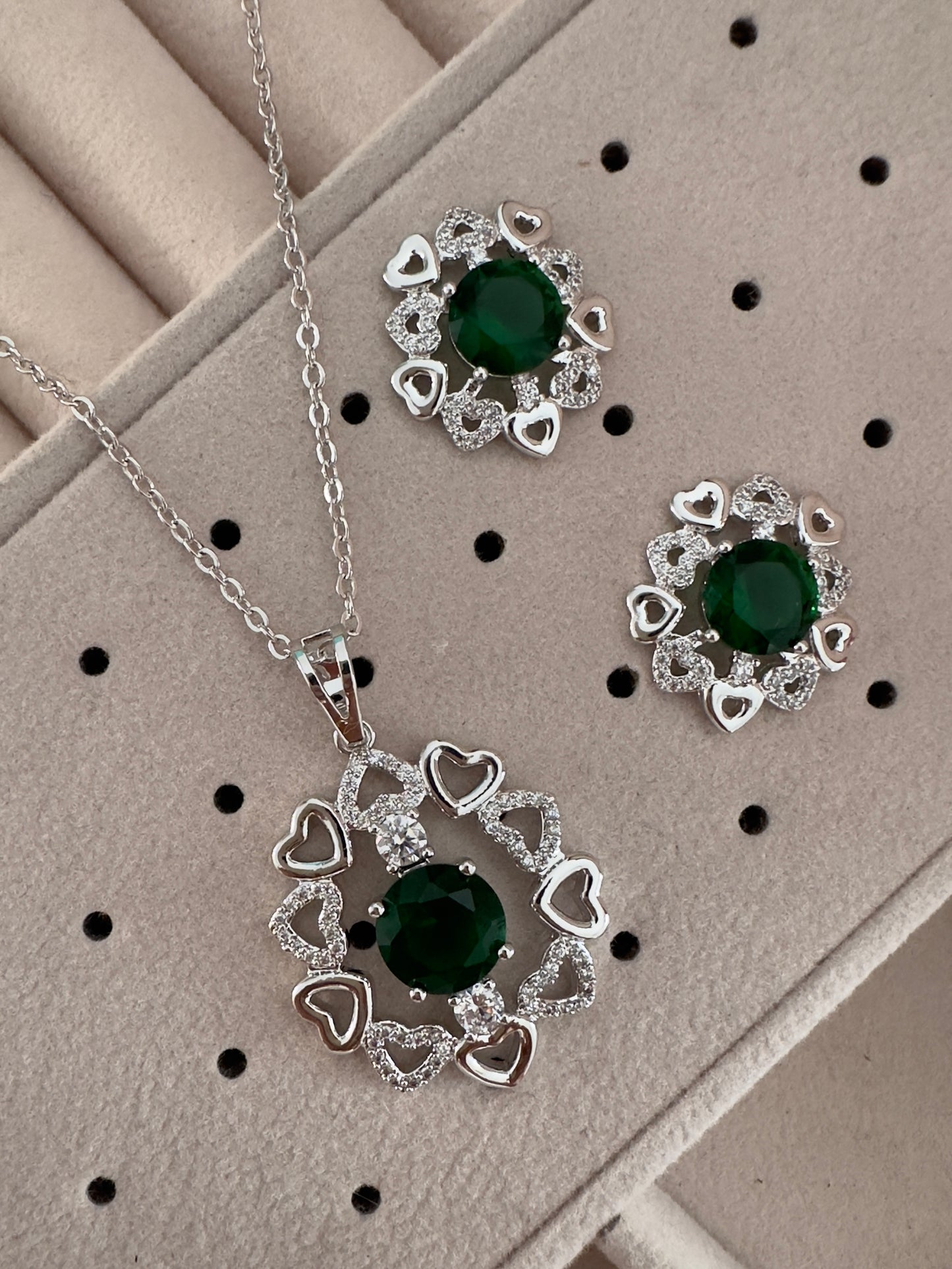 Conjunto||Jade