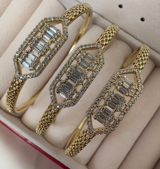 Amira||Brazalete