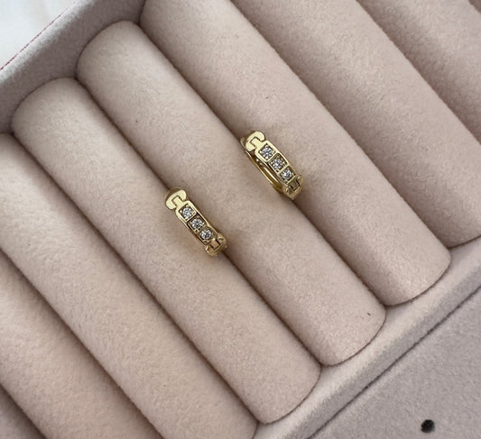 Pendientes||Rachel