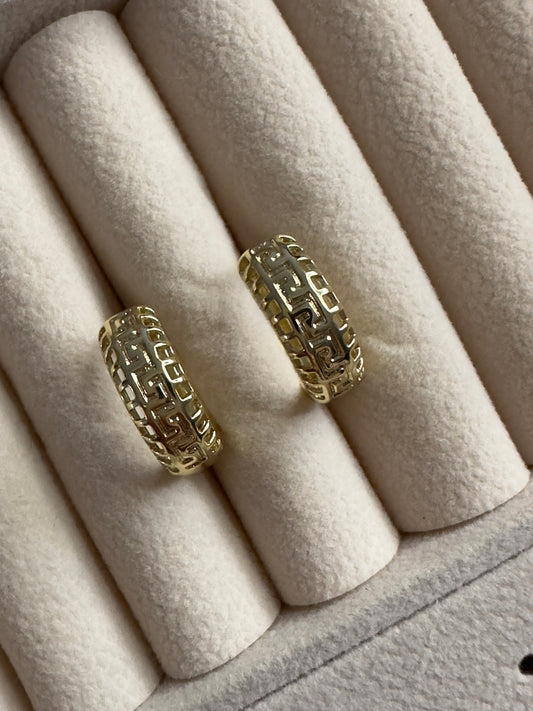 Julia||Pendientes